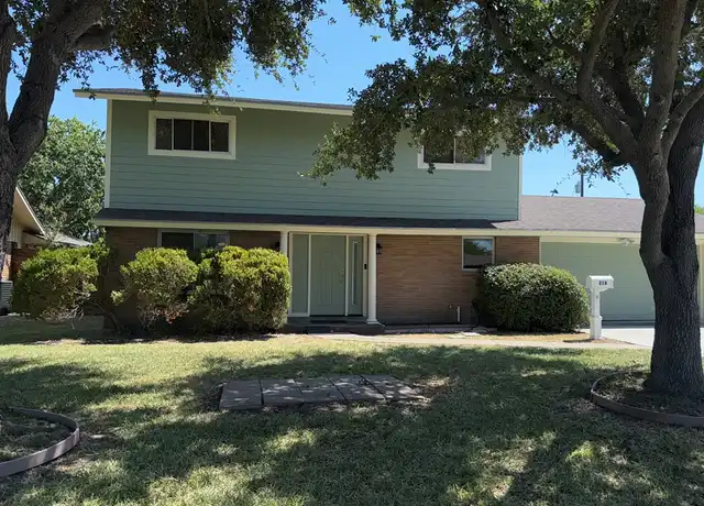 Property at 216 Broadway Blvd, Portland, TX, 78374, 4 beds, 2 baths, [object Object]