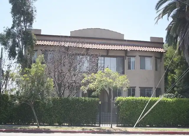Property at 1280 W Jefferson Blvd - 1280 W Jefferson Blvd, Los Angeles, CA, 90007, 1-2 bed, 1-2 bath, [object Object]