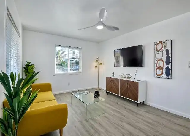 Property at 158 W Jason St, Encinitas, CA, 92024, 2 beds, 1 bath, [object Object]