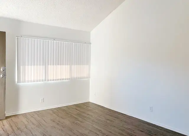 Photo of 530 W Anapamu St, Santa Barbara, CA 93101