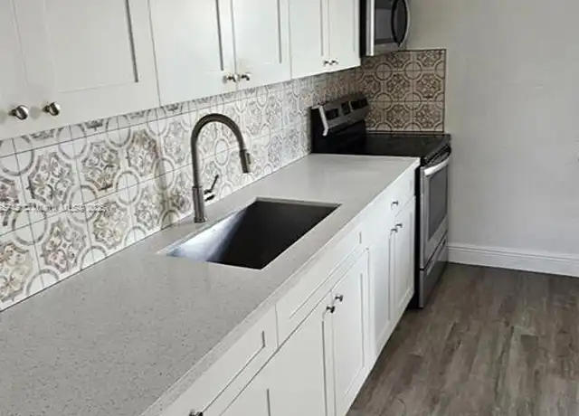 Property at 915 Avenue M, Fort Pierce, FL, 34950, 3 beds, 1.5 baths, [object Object]