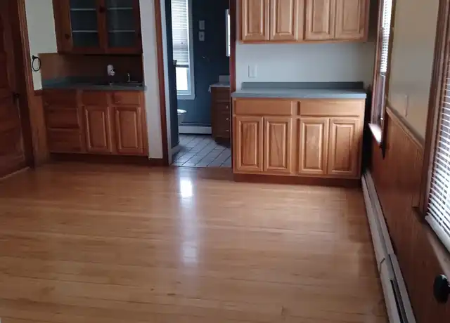 Property at 16 Ford St Apt B, Gardner, MA, 01440, 2 beds, 1 bath, [object Object]