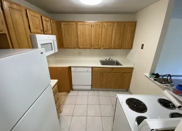 Property at 16 Whites Ave Unit 51, Watertown, MA, 02472, 2 beds, 1 bath, [object Object]