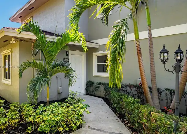 Property at 1323 NE 5th Ave Unit 1323, Fort Lauderdale, FL, 33304, 2 beds, 2.5 baths, [object Object]