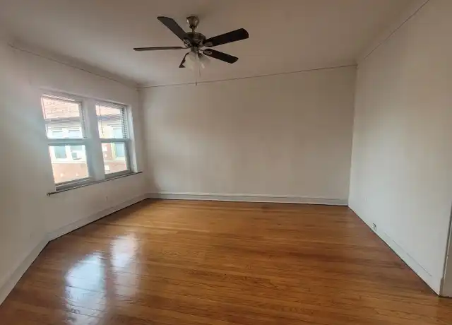 Property at 7709 N Sheridan Rd Unit 2R, Chicago, IL, 60626, 1 bed, 1 bath, [object Object]