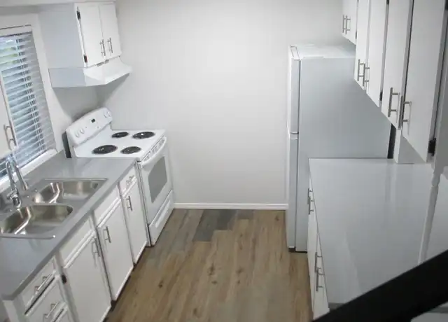 Property at 3207 Smokey Point Dr Unit 06, Arlington, WA, 98223, 2 beds, 1 bath, [object Object]