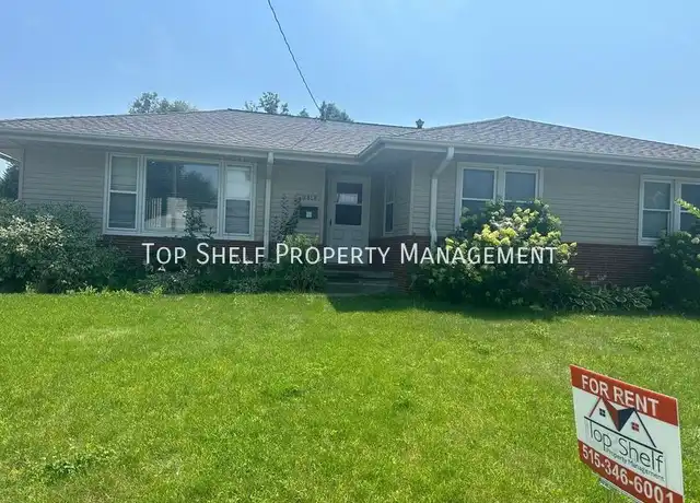 Property at 3818 Crestwood Rd, Des Moines, IA, 50310, 4 beds, 2.5 baths, [object Object]