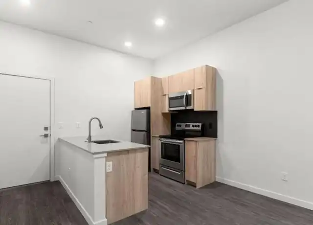 Property at 1524 N Sumner St Unit 302, Portland, OR, 97217, 1 bed, 1 bath, [object Object]