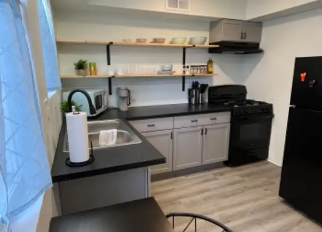 Property at 833 Ohio Ave Unit 5, Youngstown, OH, 44504, 2 beds, 1 bath, [object Object]