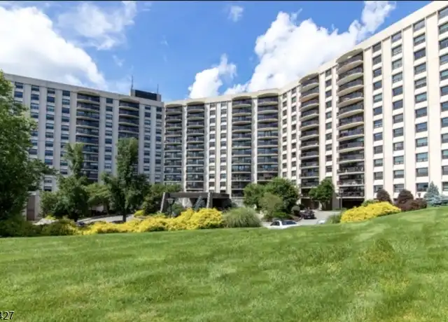 Property at 2 Claridge Dr Unit 11IW, Verona, NJ, 07044, 1 bed, 1.5 baths, [object Object]