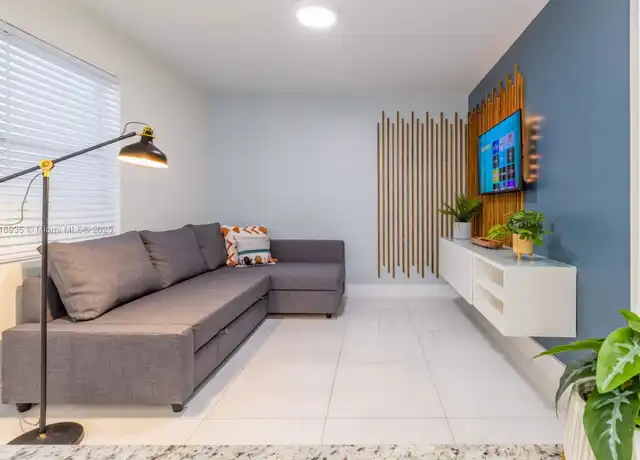 Property at 1762 NW 15th St Unit 2, Miami, FL, 33125, 1 bed, 1 bath, [object Object]