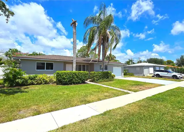 Property at 909 SW 9th Ave, Boca Raton, FL, 33486, 3 beds, 2 baths, [object Object]