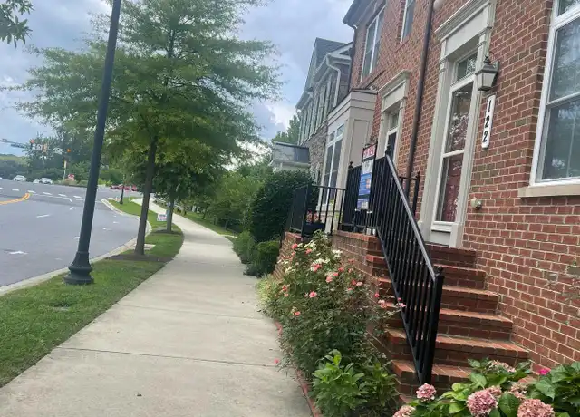 Property at 122 Parkview Ave, Gaithersburg, MD, 20878, 3 beds, 3.5 baths, [object Object]