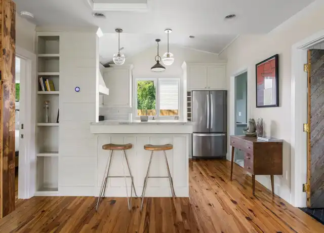 Property at 7 Senate St, Charleston, SC, 29403, 2 beds, 1 bath, [object Object]