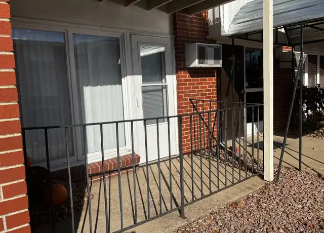 Property at 2713 Thomas Dr Unit D201, Eau Claire, WI, 54701, 1 bed, 1 bath, [object Object]