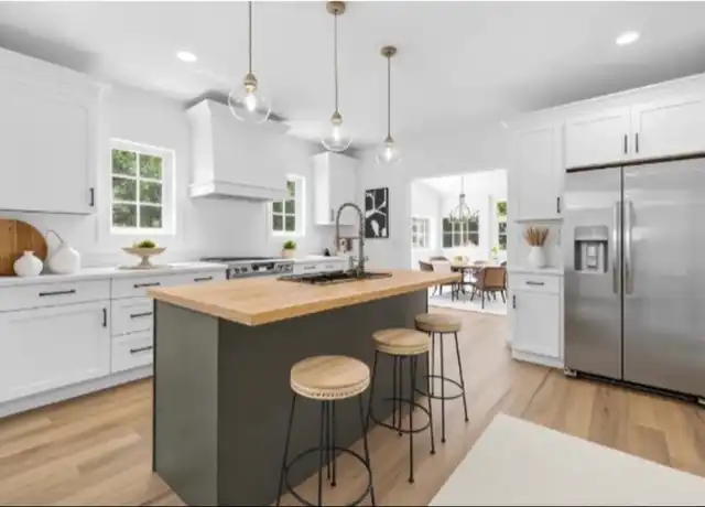Property at 322 E 15th St, Columbia, TN, 38401, 2 beds, 2 baths, [object Object]