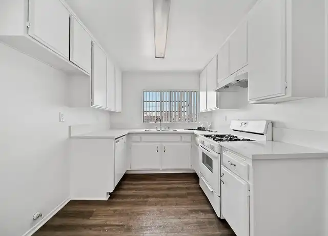 Property at South Tower James Wood - 2715 James M Wood Blvd, Los Angeles, CA, 90006, 1 bed, 1 bath, [object Object]