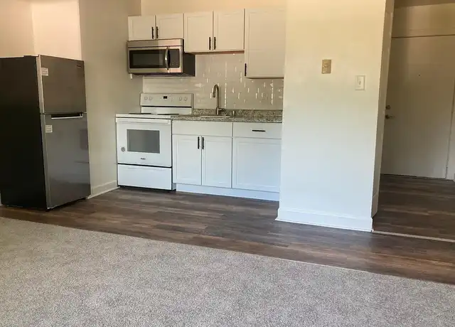 Property at 321 W Old Indian Trl - 321 Old Indian Trl, Aurora, IL, 60506, 2 beds, 1 bath, [object Object]