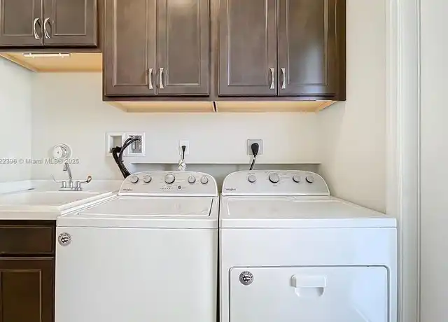 Property at 5040 Eucalyptus Dr #2, Hollywood, FL, 33021, 3 beds, 2.5 baths, [object Object]