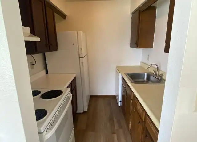 Property at 3212 Wilson Ave SW Unit 03, Cedar Rapids, IA, 52404, 2 beds, 1 bath, [object Object]