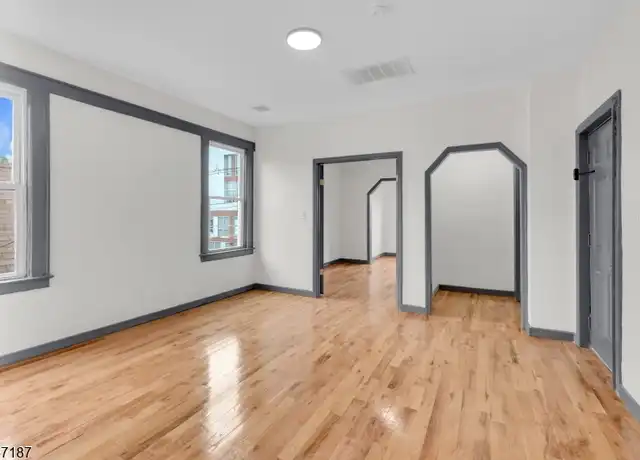 Property at 669 S 17th St Unit 4, Newark, NJ, 07103, 3 beds, 1 bath, [object Object]