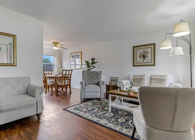 Property at 9 Oak Rd Unit 9, Columbus, OH, 43217, 2 beds, 2 baths, [object Object]