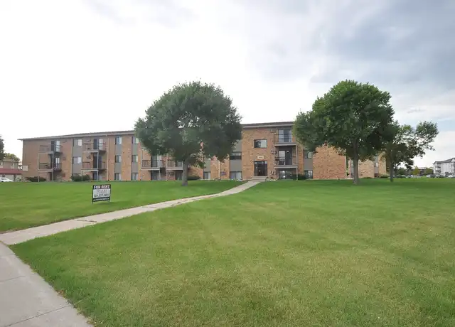 Property at Skaff Apartments - Fargo - 4955 17th Ave S, Fargo, ND, 58103, 1-3 bed, 1-2 bath, [object Object]