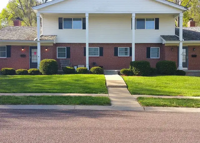 Photo of 8747 Broadmoor St, Overland Park, KS 66212