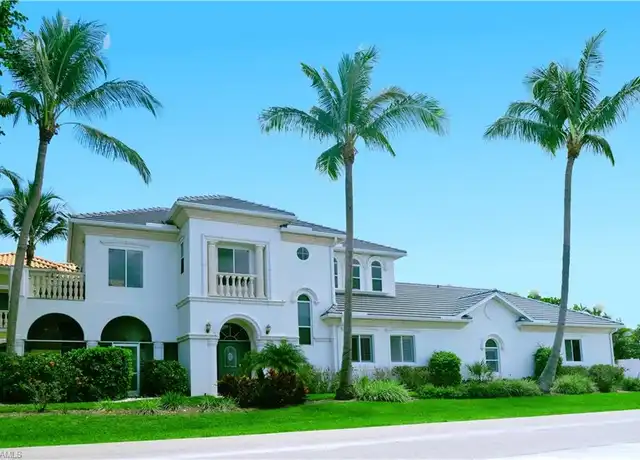 Property at 11002 Vanderbilt Dr, Naples, FL, 34108, 4 beds, 4 baths, [object Object]