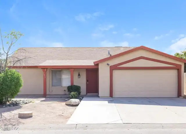 Property at 7070 S Placita del Mundo, Tucson, AZ, 85746, 3 beds, 2 baths, [object Object]
