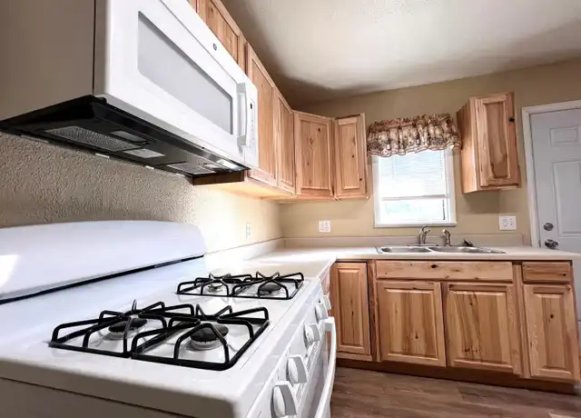 Property at 304 W Summit Ave, Pueblo, CO, 81004, 1 bed, 1 bath, [object Object]