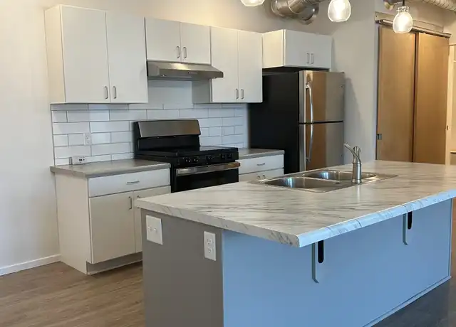 Property at 4326 Hickman Rd Unit 301, Des Moines, IA, 50310, 1 bed, 1 bath, [object Object]