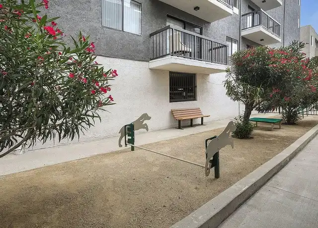 Property at UrbanLux Sunset Premium - 1425 N Alta Vista Blvd, Los Angeles, CA, 90046, 1-2 bed, 1-2 bath, [object Object]