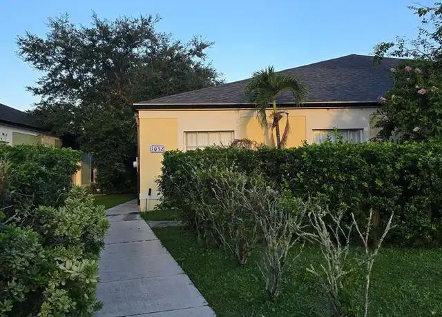 Property at 1052 Universal Rest Pl, Kissimmee, FL, 34744, 3 beds, 2 baths, [object Object]