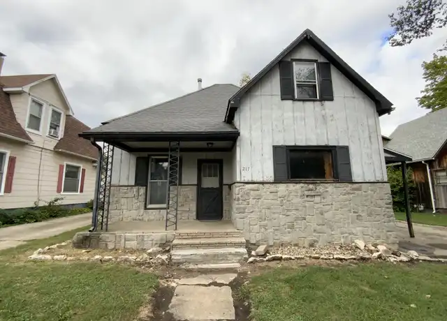 Property at 217 E Roselawn St, Danville, IL, 61832, 3 beds, 1 bath, [object Object]