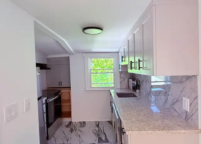 Property at 815 Carpenter Pl, Mamaroneck, NY, 10543, 2 beds, 1 bath, [object Object]