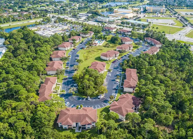 Photo of 1810 SE Pinewood Trl, Port Saint Lucie, FL 34952