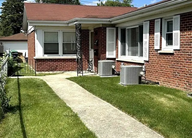 Property at 9942 W Cermak Rd Unit B, Westchester, IL, 60154, 3 beds, 1.5 baths, [object Object]