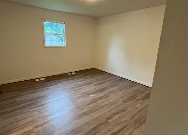 Property at 404 Middle St, Newburgh, IN, 47630, 3 beds, 2 baths, [object Object]