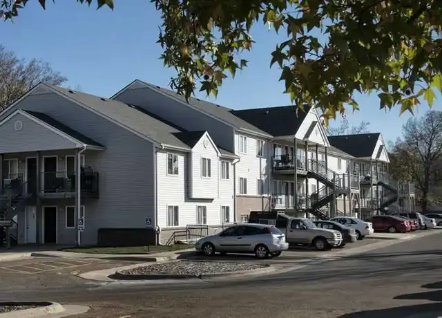 Property at Washburn Place Apartments - 1900 SW Washburn Ave, Topeka, KS, 66604, 2 beds, 1 bath, [object Object]