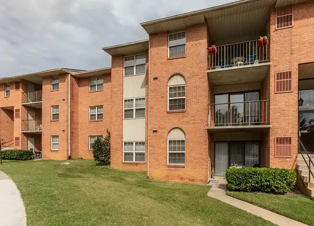 Property at Cromwell Valley Apartments - 15 Treeway Ct, Towson, MD, 21286, 1-2 bed, 1-2 bath, [object Object]