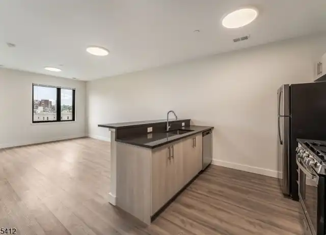 Property at 72 S Essex Ave Unit 609, City of Orange, NJ, 07050, 1 bed, 1 bath, [object Object]