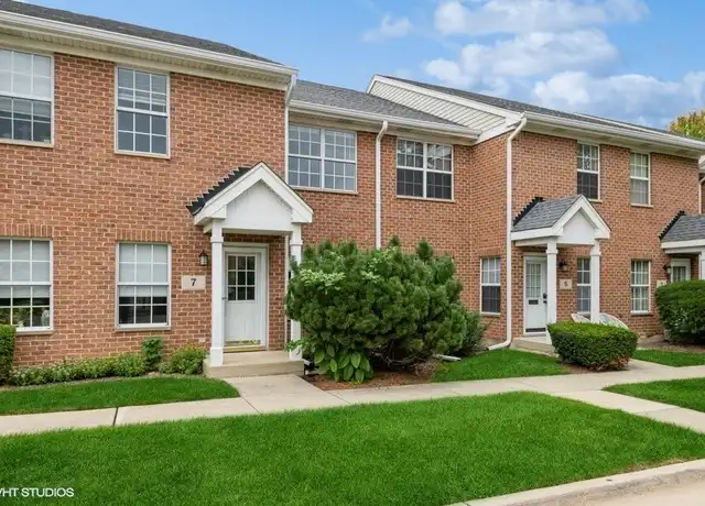 Property at 7 4 Seasons Ct, Elmhurst, IL, 60126, 3 beds, 2.5 baths, [object Object]