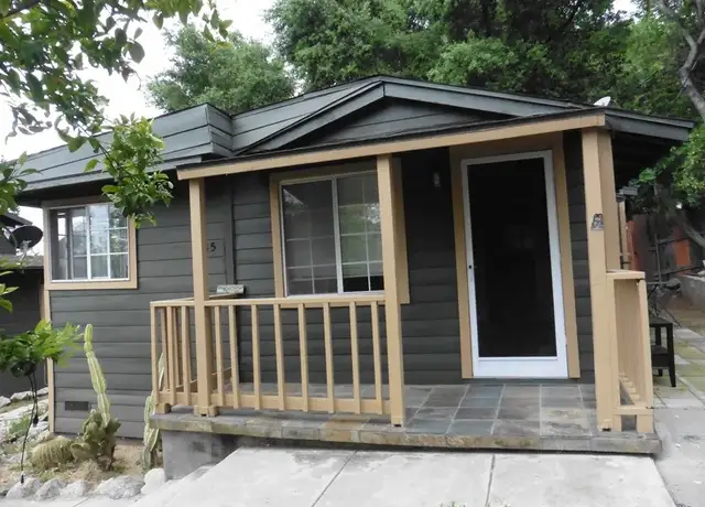 Photo of 355 Auburn Ave, Sierra Madre, CA 91024