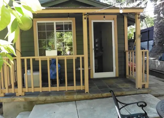 Photo of 355 Auburn Ave, Sierra Madre, CA 91024