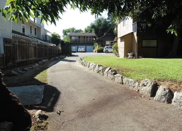 Photo of 355 Auburn Ave, Sierra Madre, CA 91024