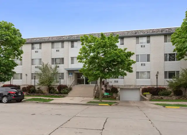 Property at 833 N 21st St Unit 302, Milwaukee, WI, 53233, 1 bed, 1 bath, [object Object]