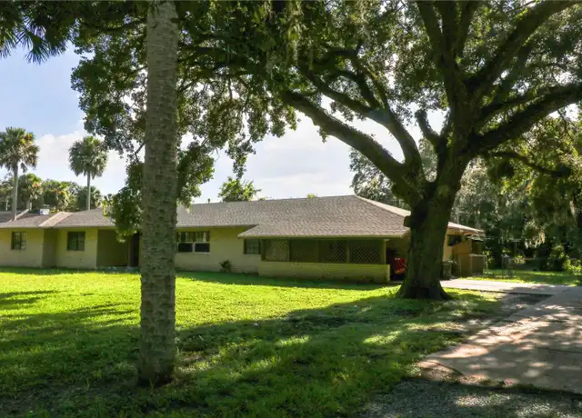 Property at 112 Crescent Blvd, Sanford, FL, 32771, 4 beds, 2.5 baths, [object Object]