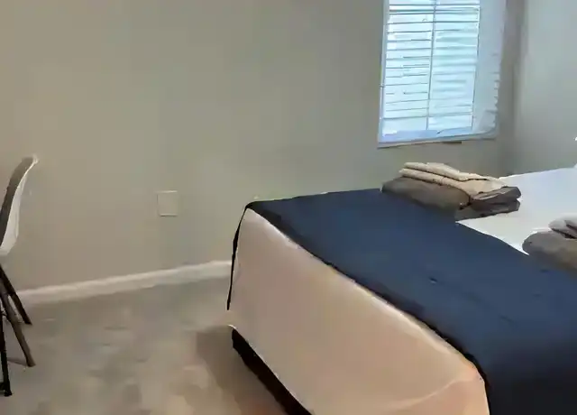 Property at 2914 Rambler Ivy Loop, Brandon, FL, 33510, 1 bed, 1 bath, [object Object]
