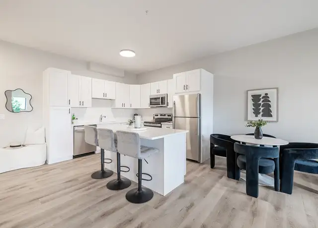 Photo of 27 S Main St, Attleboro, MA 02703